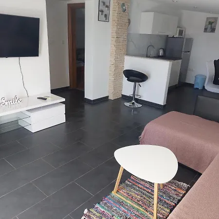 Apartman Nella *